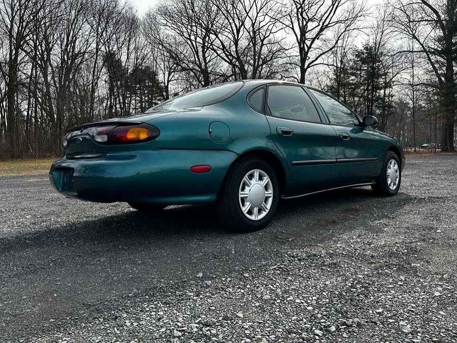 1996 Ford Taurus G image 12