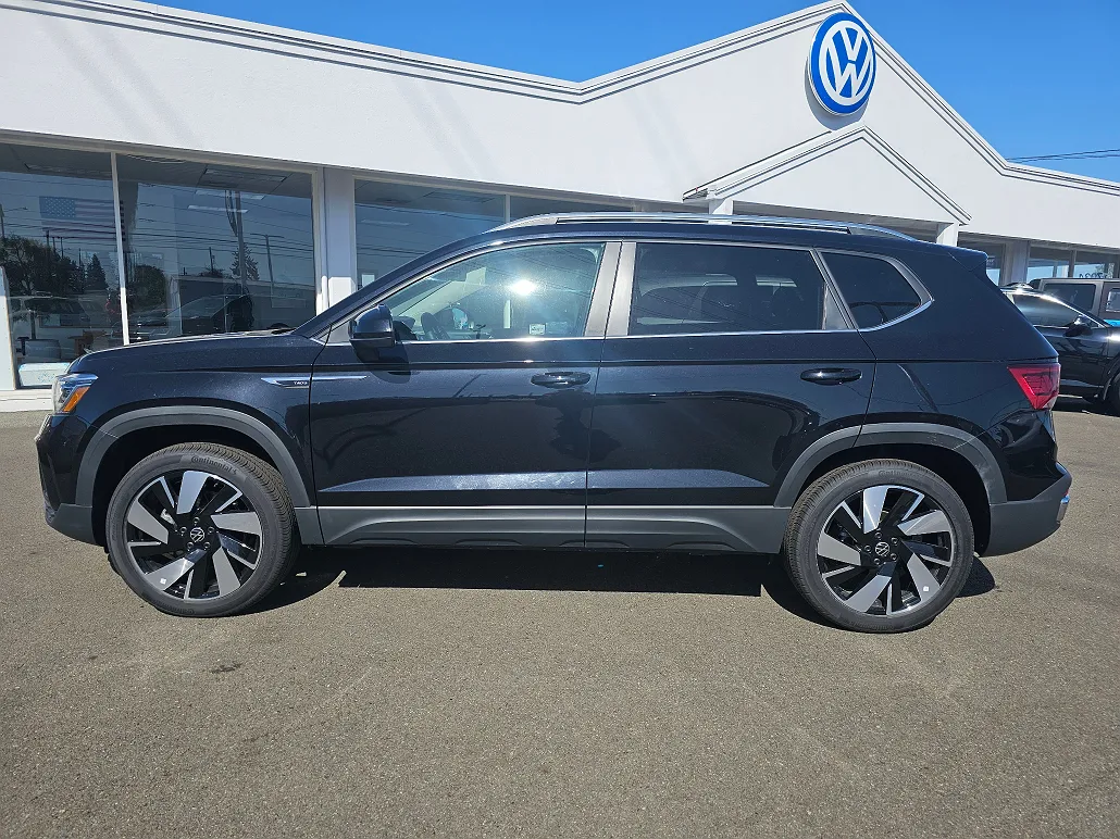 2024 Volkswagen Taos SEL image 5