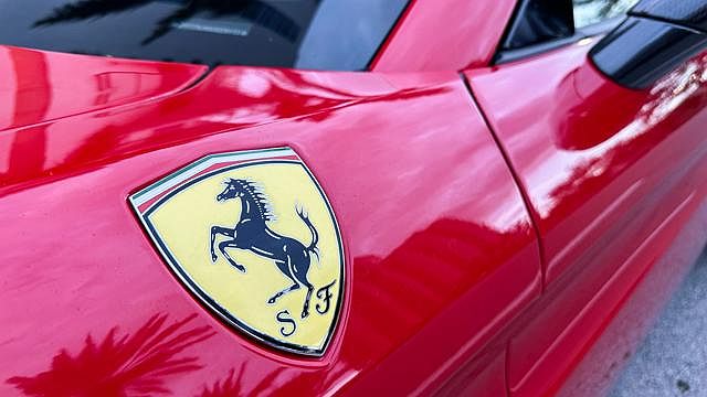 2018 Ferrari California null image 24