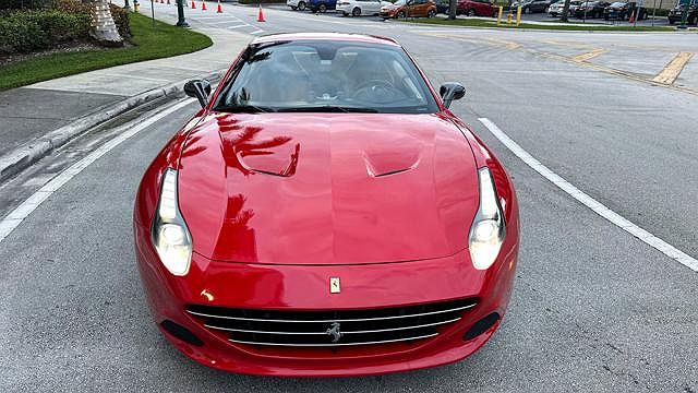 2018 Ferrari California null image 5