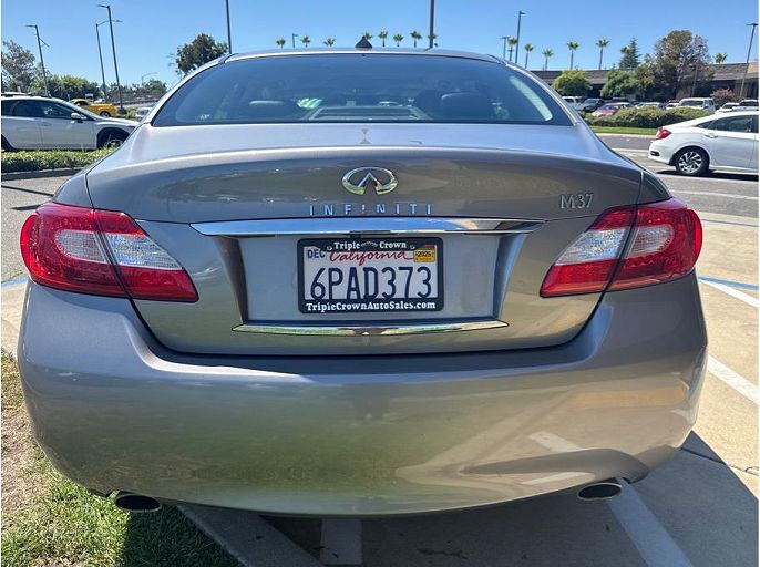2011 Infiniti M37