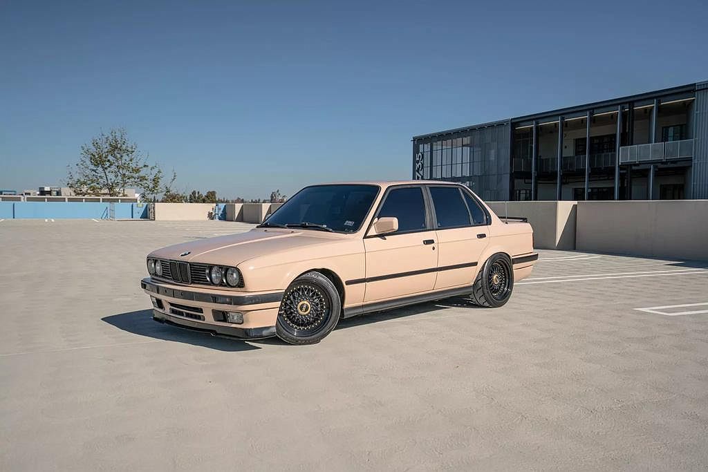 1989 BMW 3 Series 325i image 3