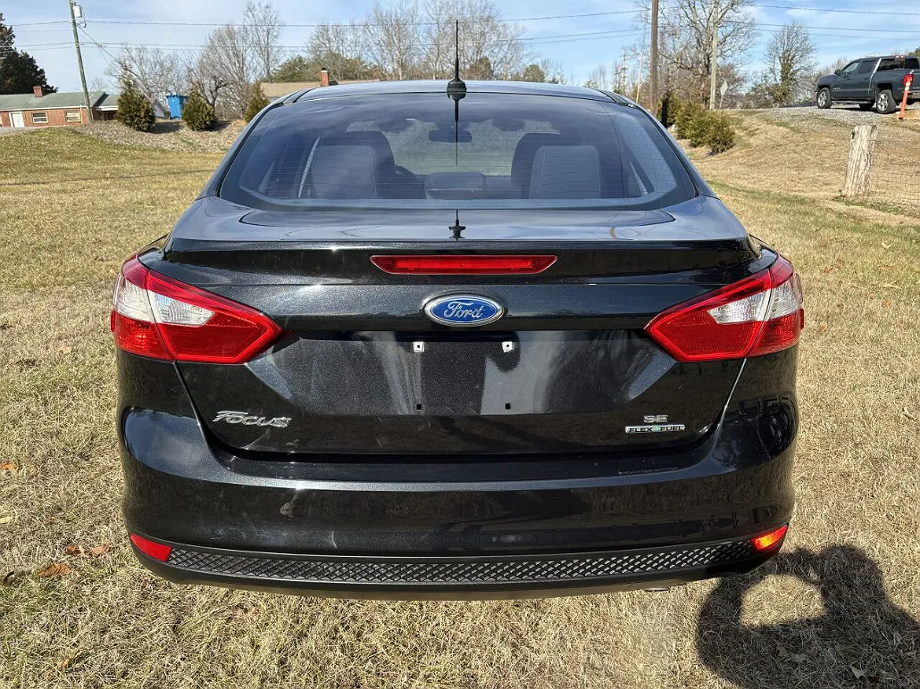 2013 Ford Focus SE image 2