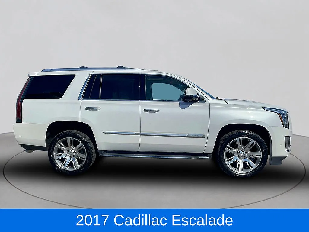 2017 Cadillac Escalade null image 3