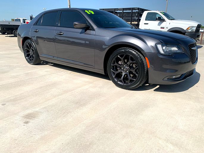 2019 Chrysler 300