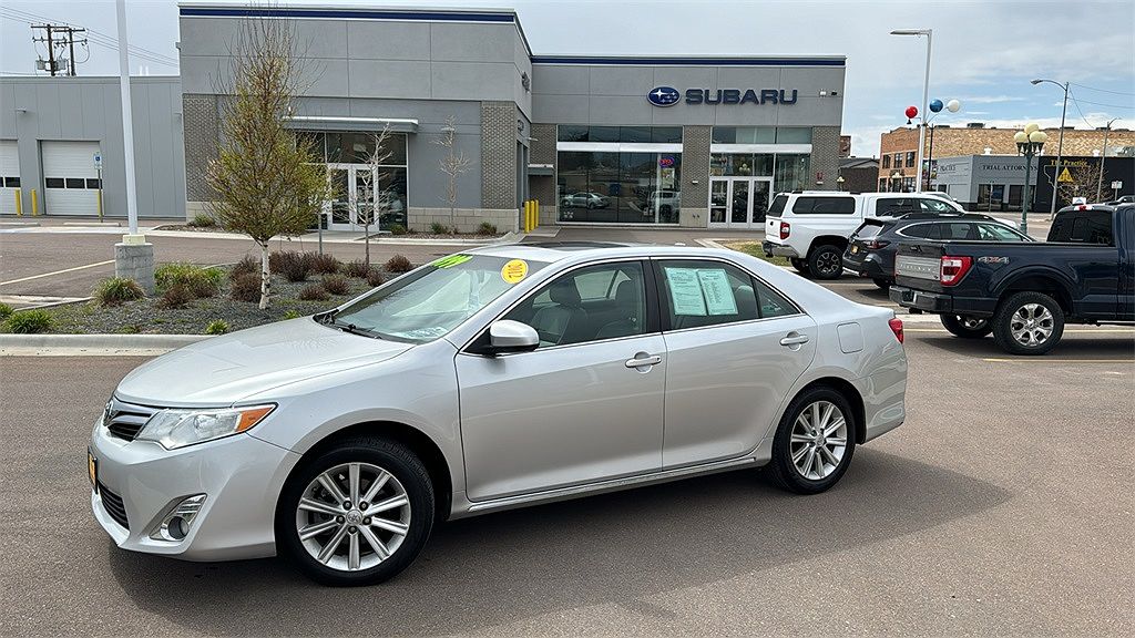 2012 Toyota Camry XLE image 0
