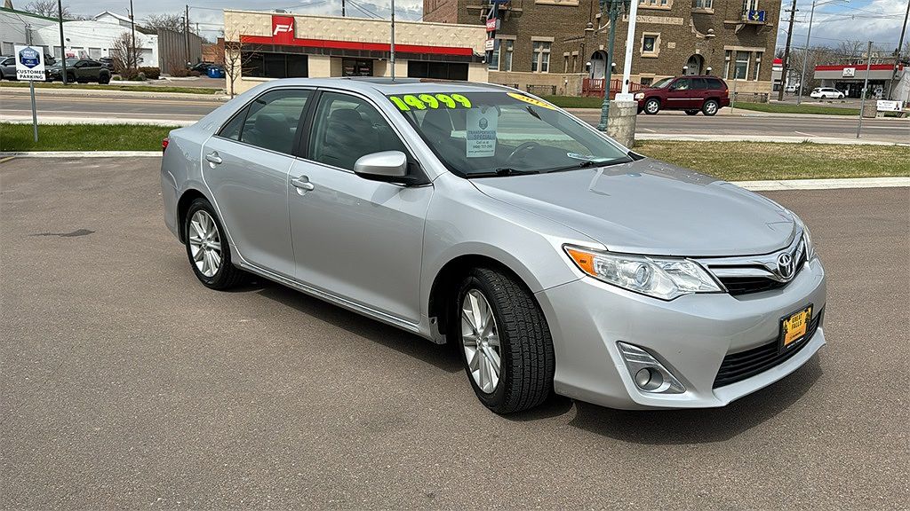 2012 Toyota Camry XLE image 2