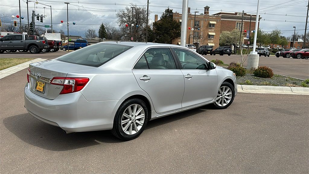 2012 Toyota Camry XLE image 4
