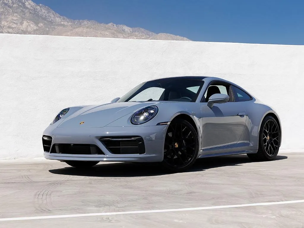 2024 Porsche 911 Carrera image 0