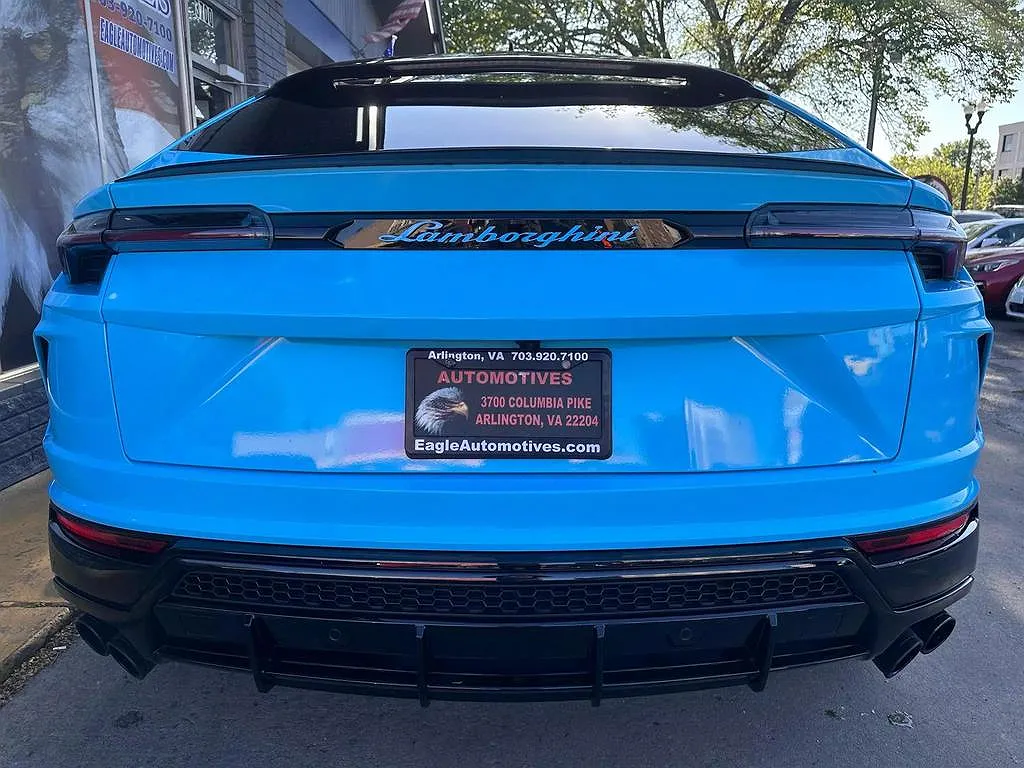 2019 Lamborghini Urus null image 3