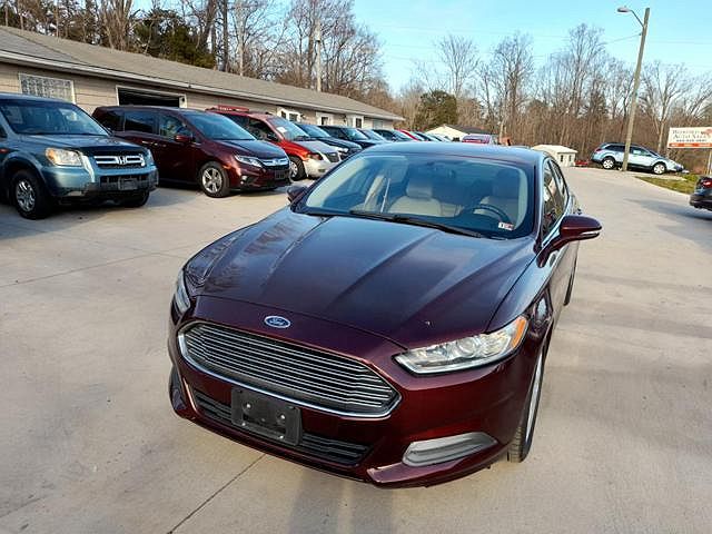 2014 Ford Fusion SE image 2