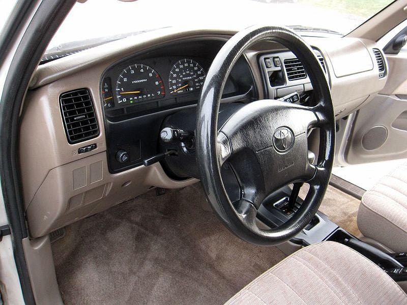 1998 Toyota 4Runner SR5 image 18