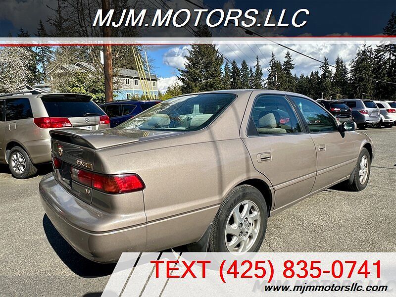 1999 Toyota Camry LE image 4