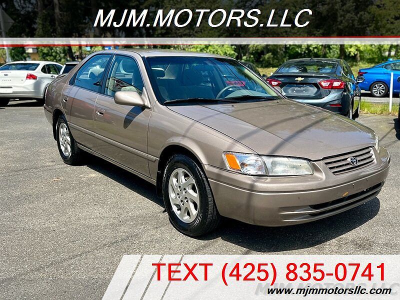 1999 Toyota Camry LE image 6