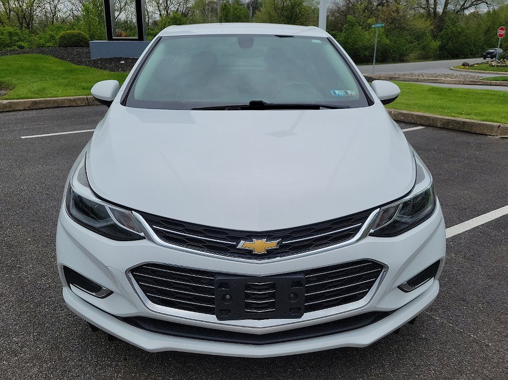 2018 Chevrolet Cruze Premier image 1