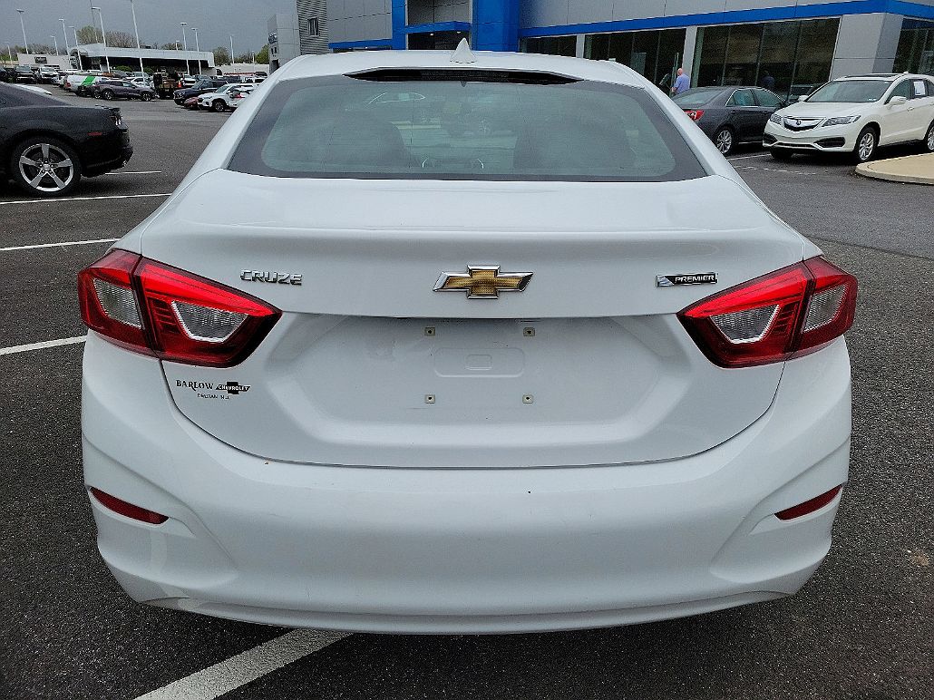 2018 Chevrolet Cruze Premier image 4