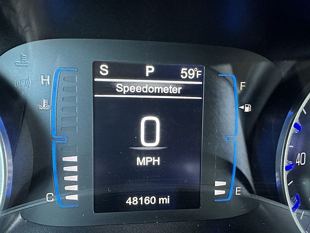 2017 Chrysler Pacifica null image 5