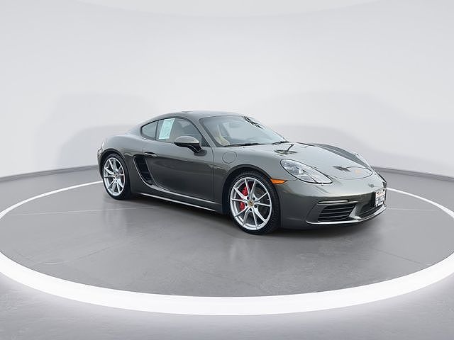 2022 Porsche 718 Cayman