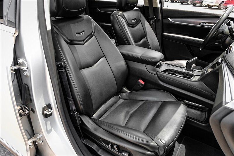 2017 Cadillac XT5 Luxury image 33