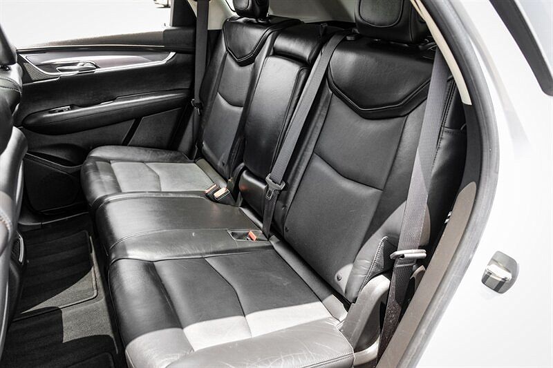 2017 Cadillac XT5 Luxury image 39
