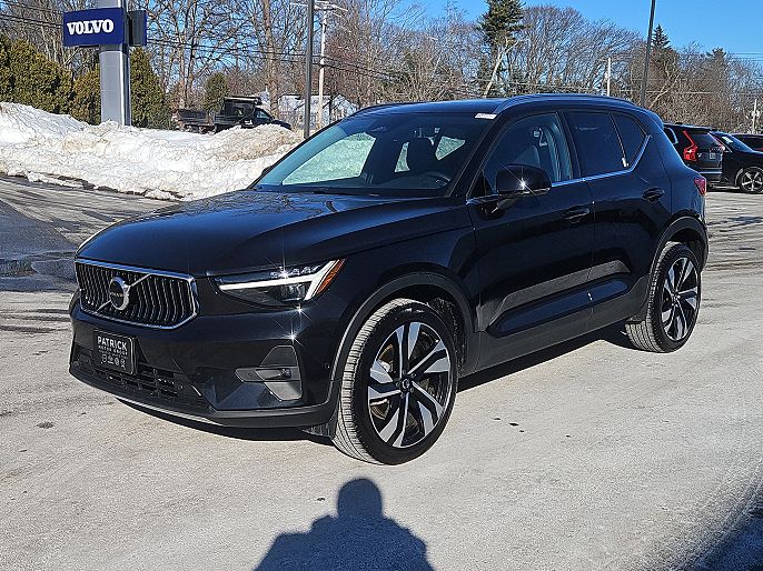 2025 Volvo XC40