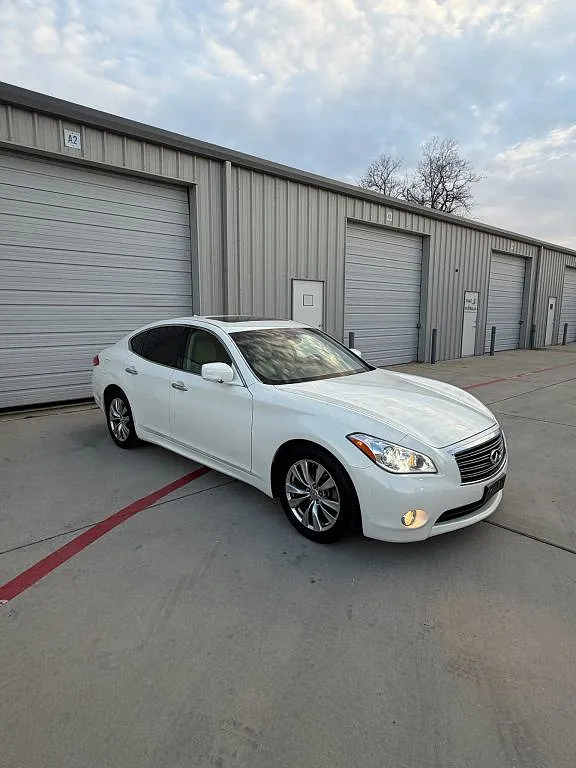 2012 Infiniti M37