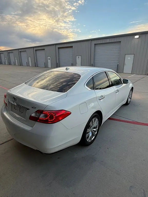 2012 Infiniti M37