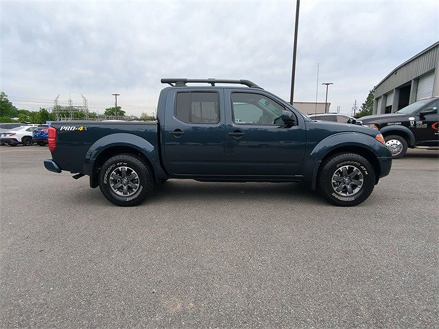 2021 Nissan Frontier PRO-4X image 2