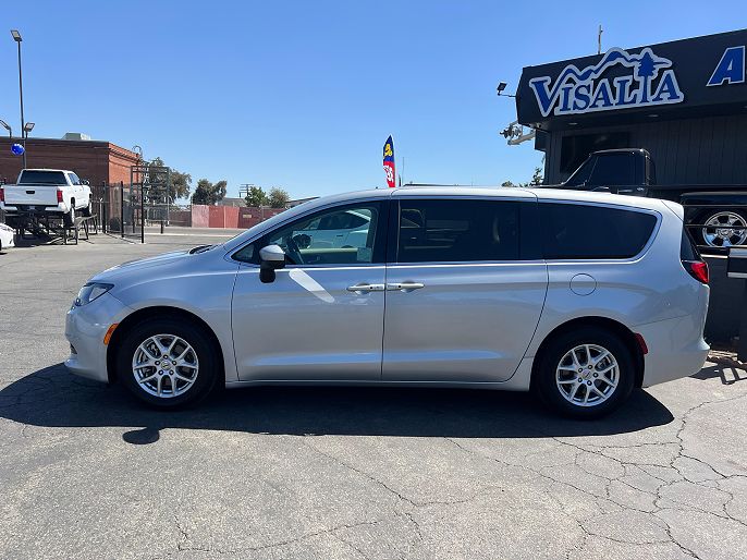 2023 Chrysler Voyager