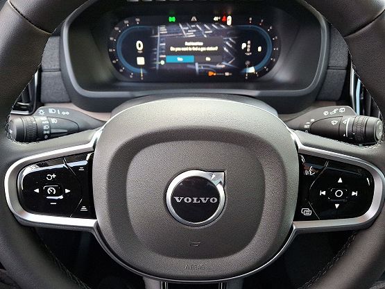 2025 Volvo XC90 Plus photo 11
