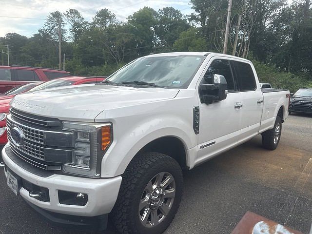 2017 Ford F-350 Platinum photo 11