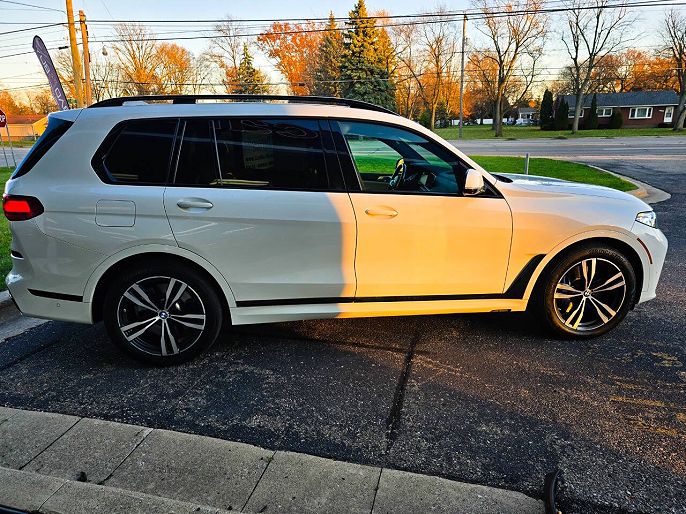 2021 BMW X7