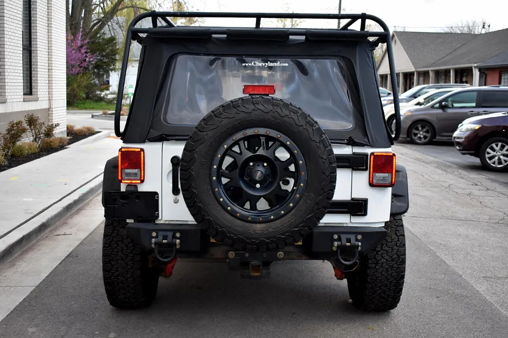 2014 Jeep Wrangler Rubicon image 5