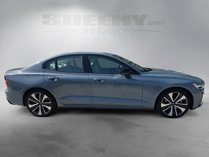 2022 Volvo S60