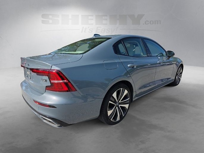 2022 Volvo S60