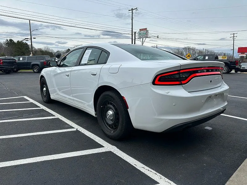 2015 Dodge Charger Police image 3