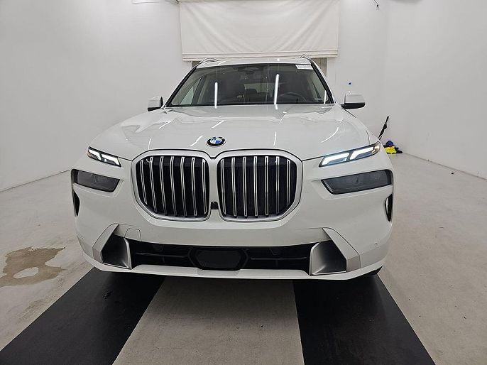 2025 BMW X7
