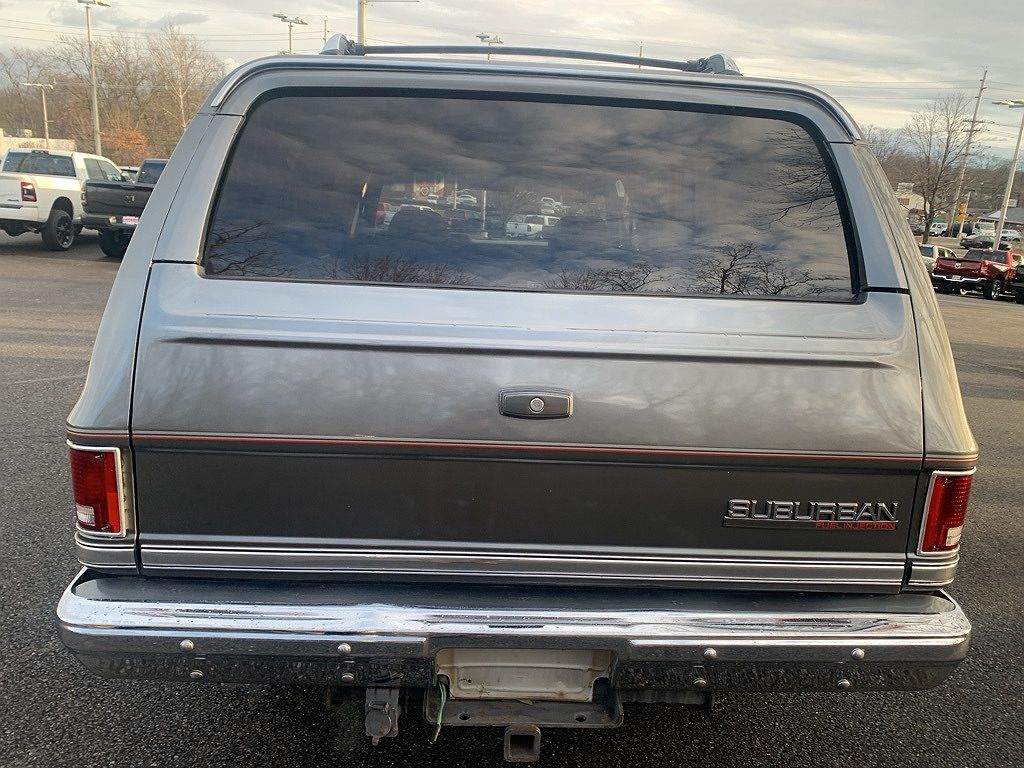 1987 Chevrolet Suburban 10 null image 4
