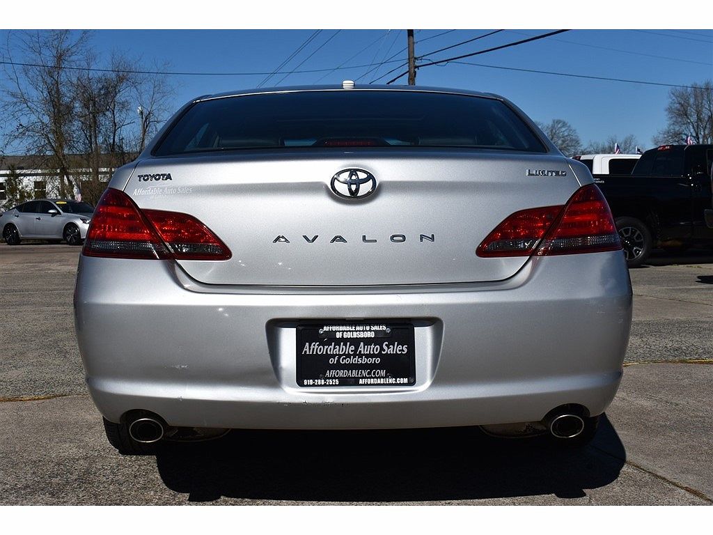 2010 Toyota Avalon Limited Edition image 5