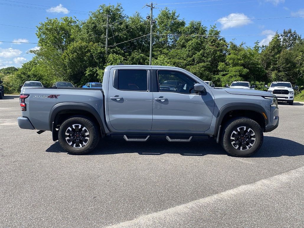 2022 Nissan Frontier PRO-4X image 3