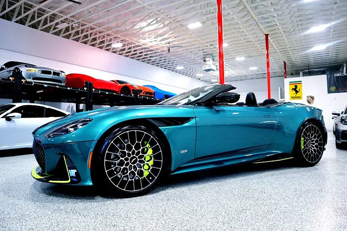 2023 Aston Martin DBS