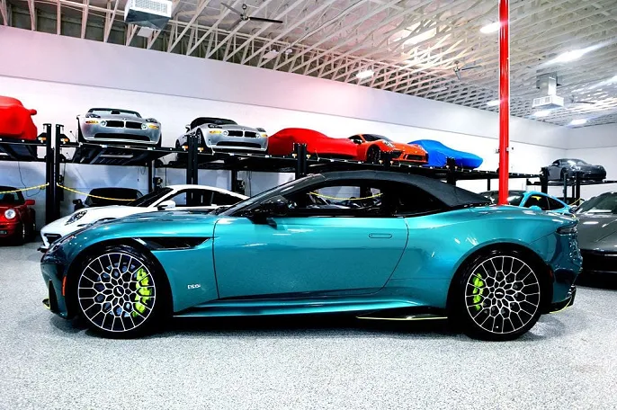 2023 Aston Martin DBS