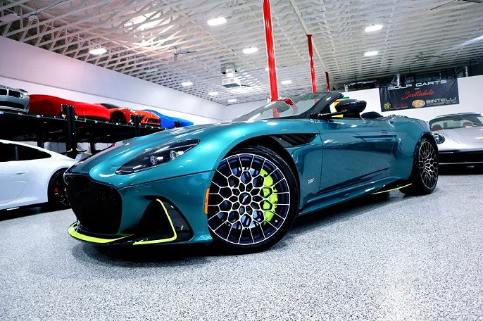 2023 Aston Martin DBS