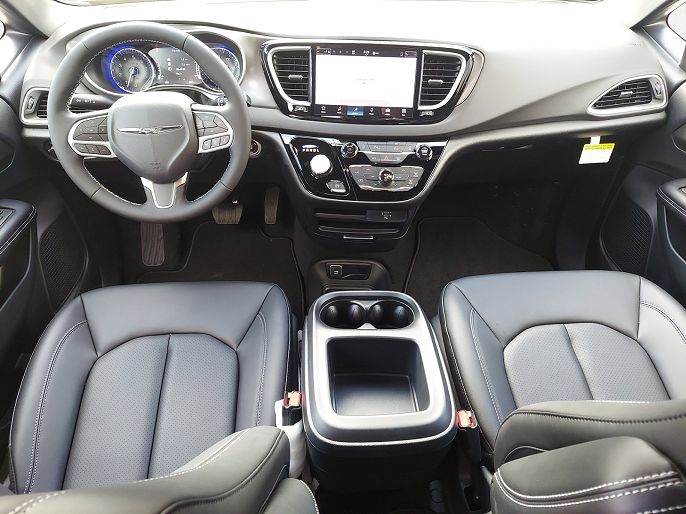 2026 Chrysler Voyager