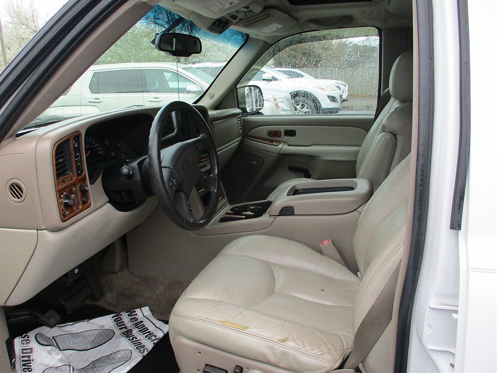 2003 Chevrolet Suburban 1500 LS image 4