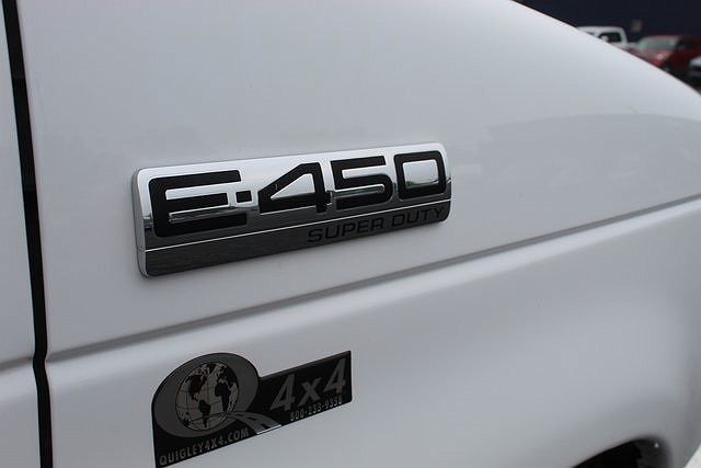 2019 Ford Econoline E-450 image 8