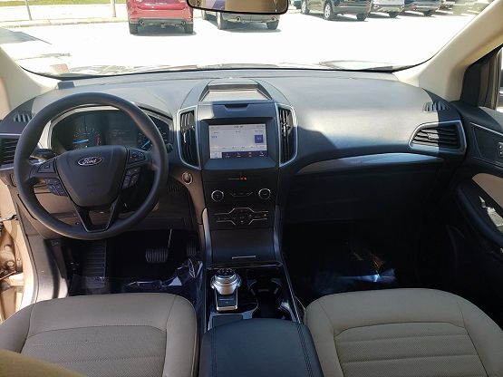 2020 Ford Edge SE photo 10