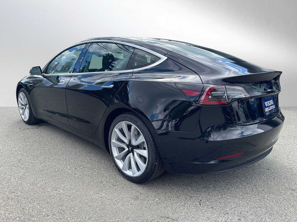 2020 Tesla Model 3 Standard Range image 2