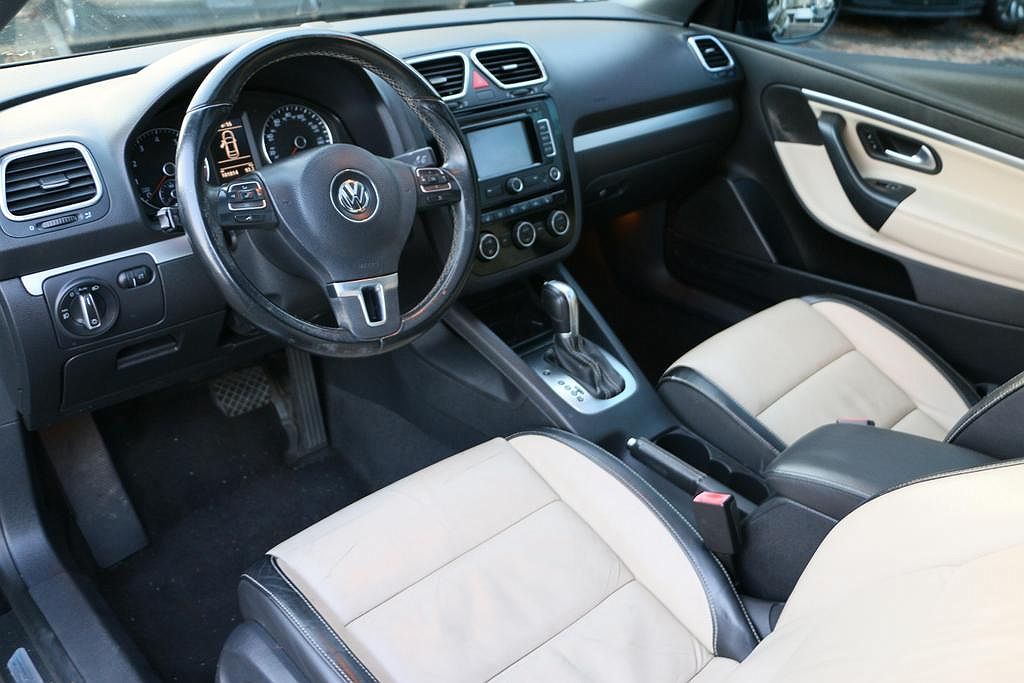 2015 Volkswagen Eos Executive image 17