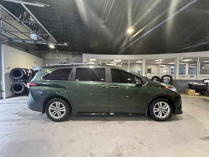 2023 Toyota Sienna